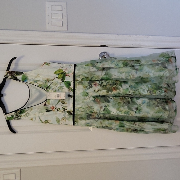 Dress - Picture 2 of 4